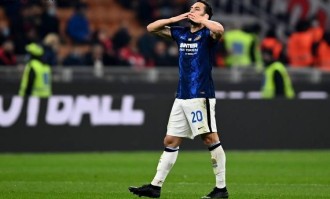 国米转会窗“忙碌不停歇”：25岁中场接替恰尔汗奥卢，曼城想要他